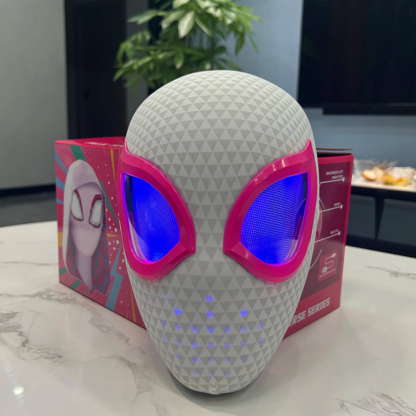 Gwen Stacy Mask Ring Remote